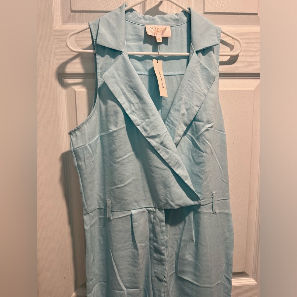 NWT Francesca’s powder blue romper, size medium